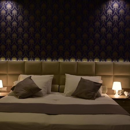 The King Resort Bërxull Esterno foto