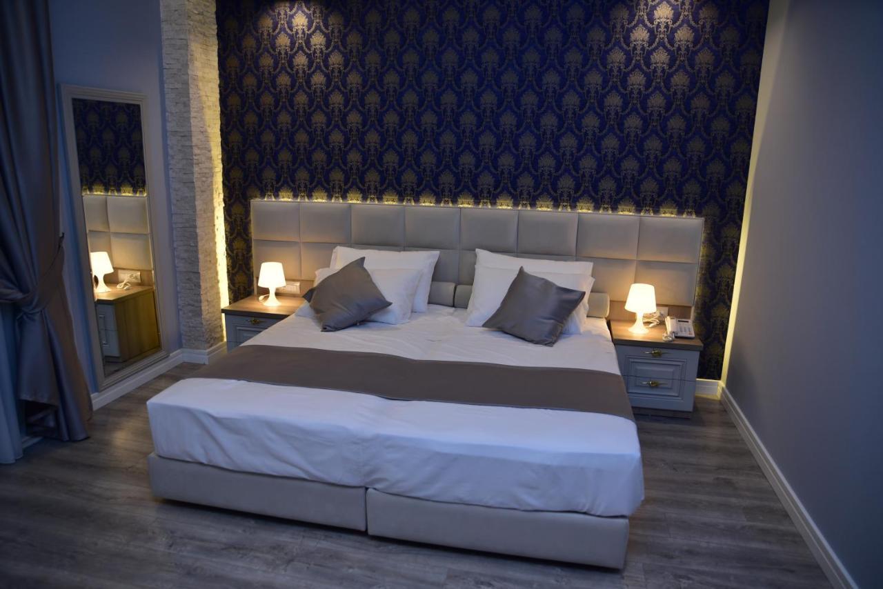 The King Resort Bërxull Esterno foto