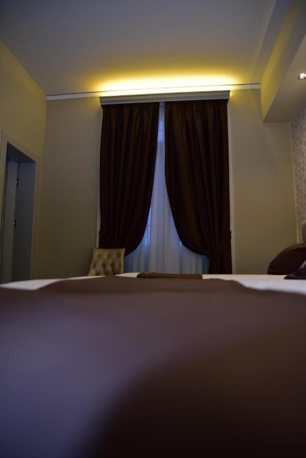 The King Resort Bërxull Esterno foto