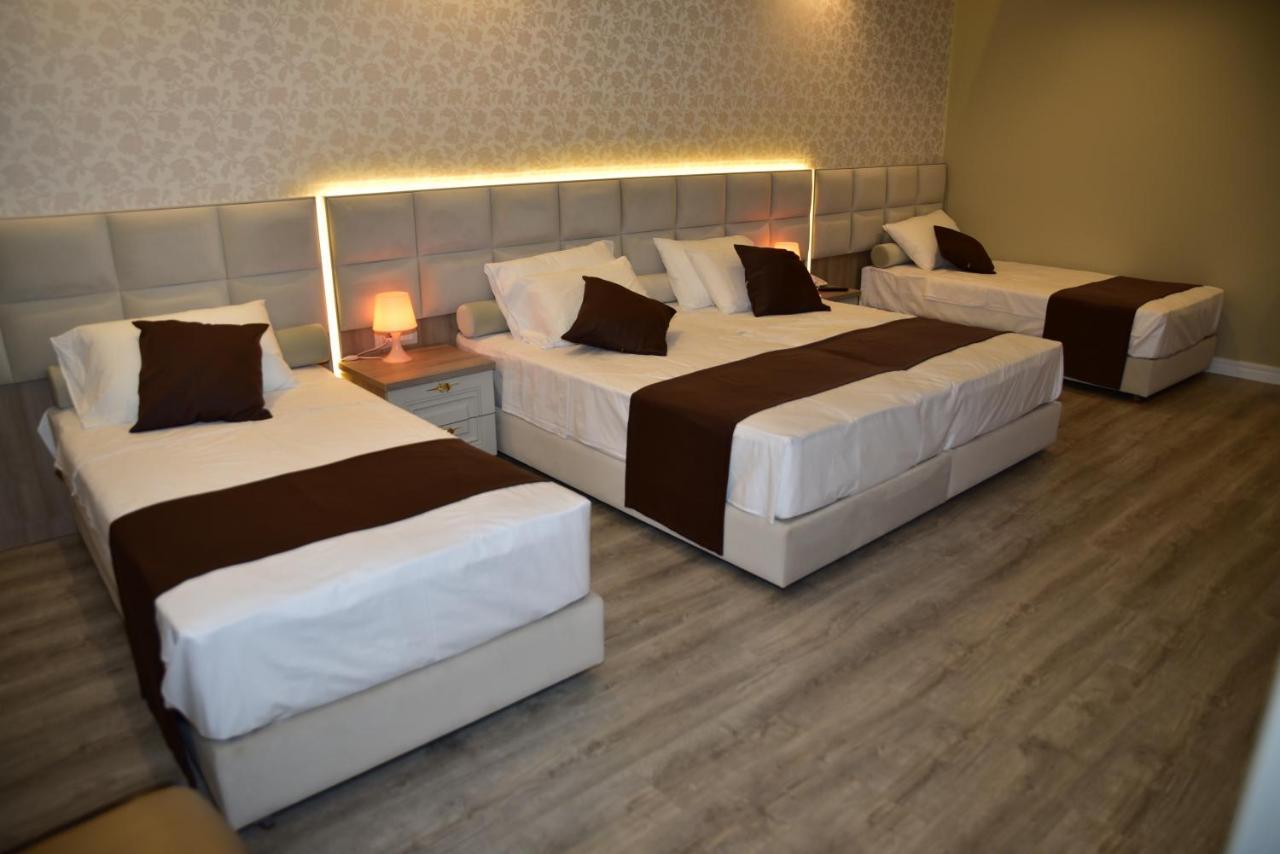 The King Resort Bërxull Esterno foto
