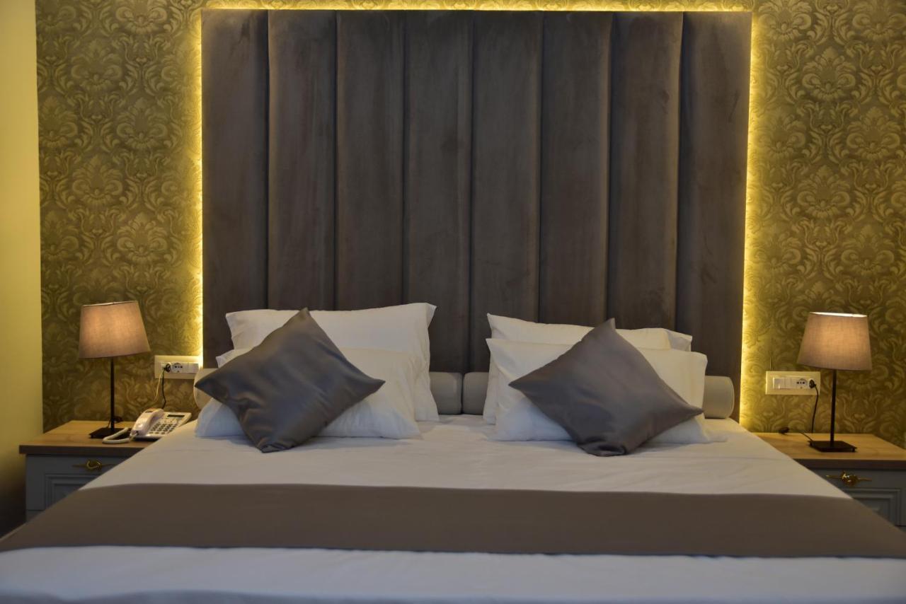 The King Resort Bërxull Esterno foto