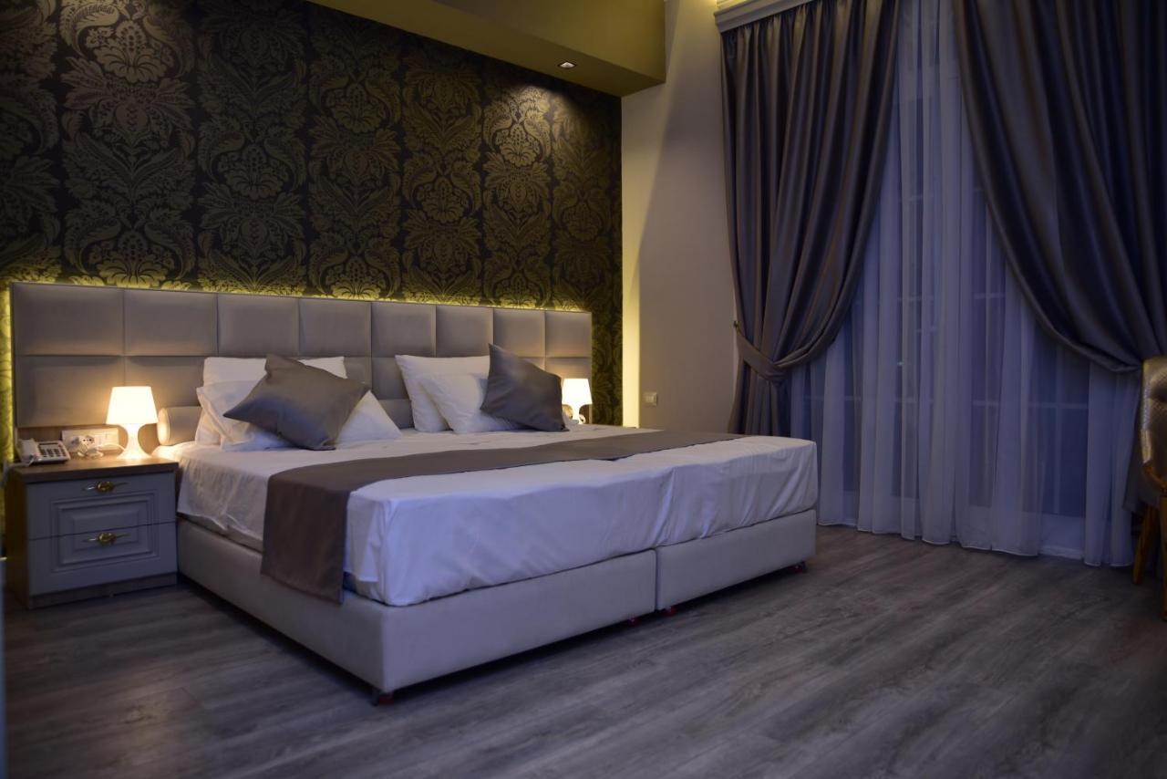 The King Resort Bërxull Esterno foto