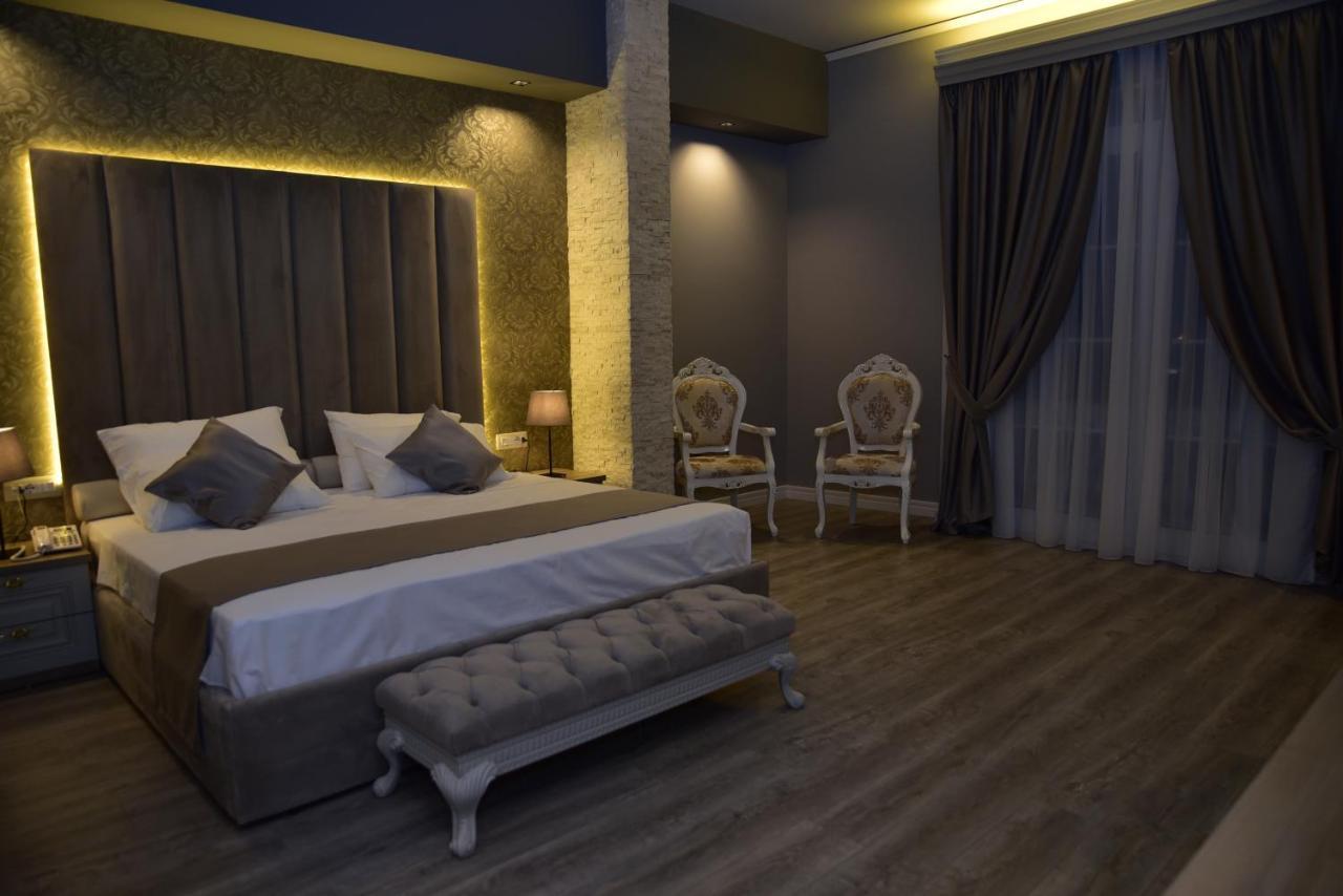 The King Resort Bërxull Esterno foto