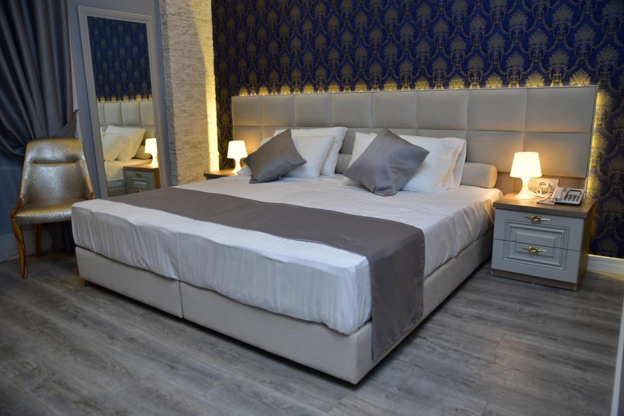 The King Resort Bërxull Esterno foto
