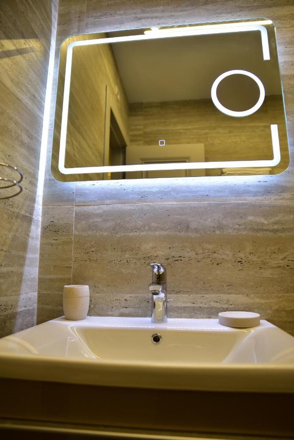 The King Resort Bërxull Esterno foto