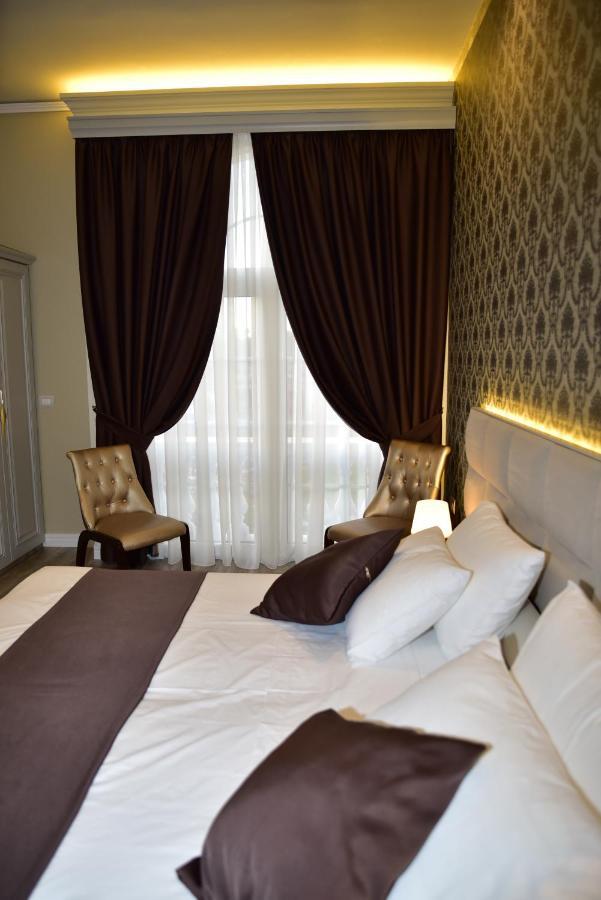The King Resort Bërxull Esterno foto