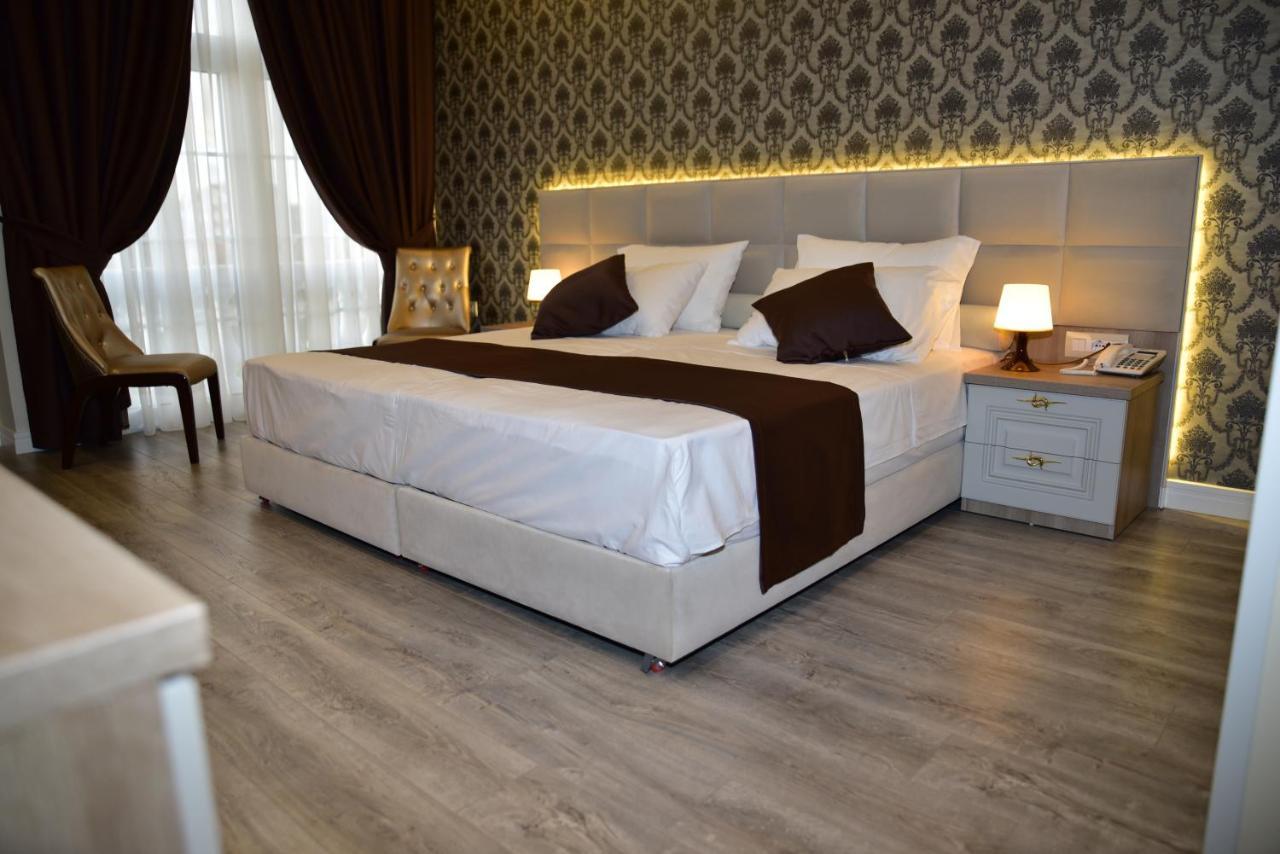 The King Resort Bërxull Esterno foto