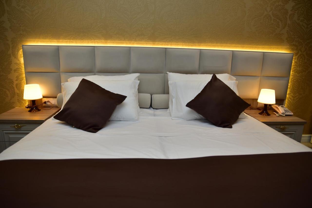 The King Resort Bërxull Esterno foto