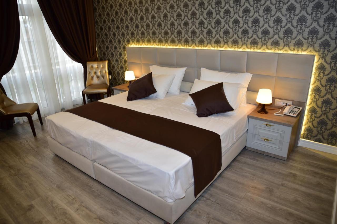 The King Resort Bërxull Esterno foto